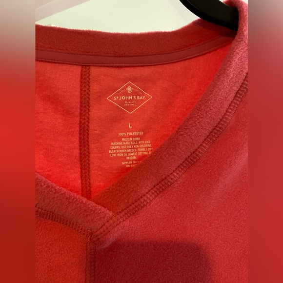 FREE w/ANY CLOSET BUY! St John’s Bay Classic V-neck, L bright pink fleece top - Picture 2 of 5